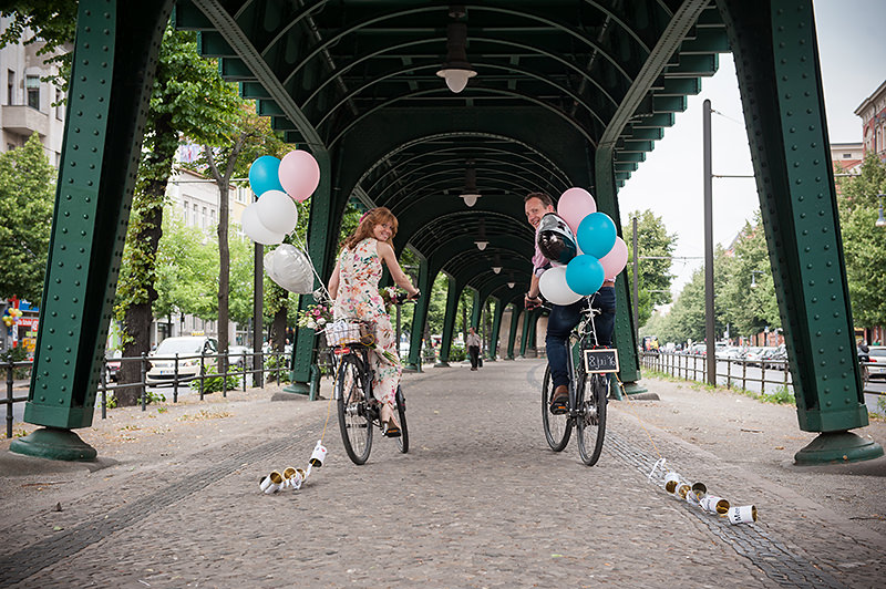 Fahrrad Hochzeit im Prenzlauer Berg Berlin Fotograf