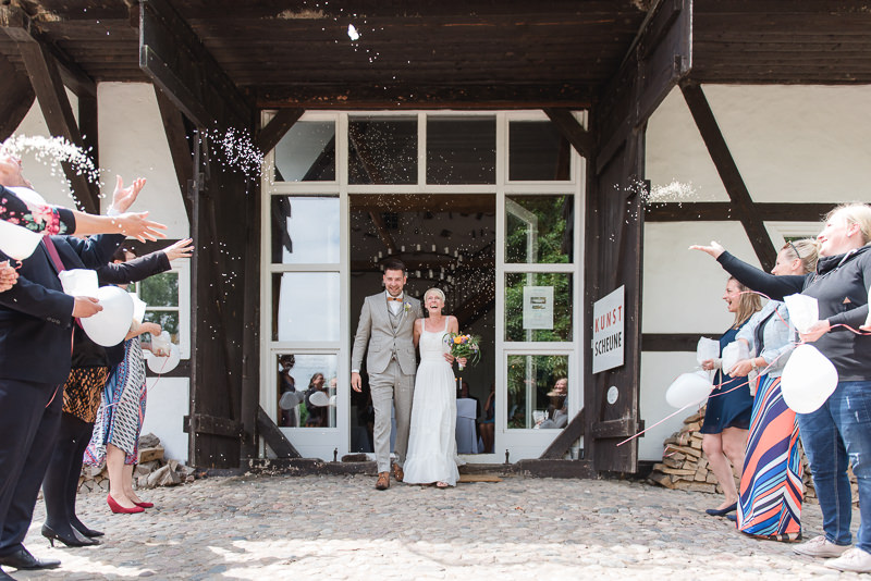Heiraten_am_See_Hochzeitsfotograf_Seehotel_Neuklostersee